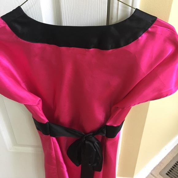 V-neck silk blouse - Picture 3 of 3